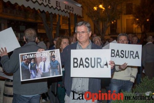 Manifestación "Unidos contra la corrupción" y posterior pleno en Caravaca