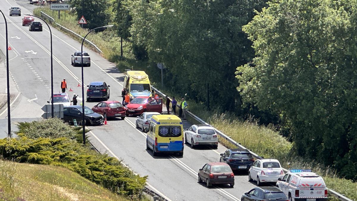 Accidente junto al Polígono Lalín 2000.