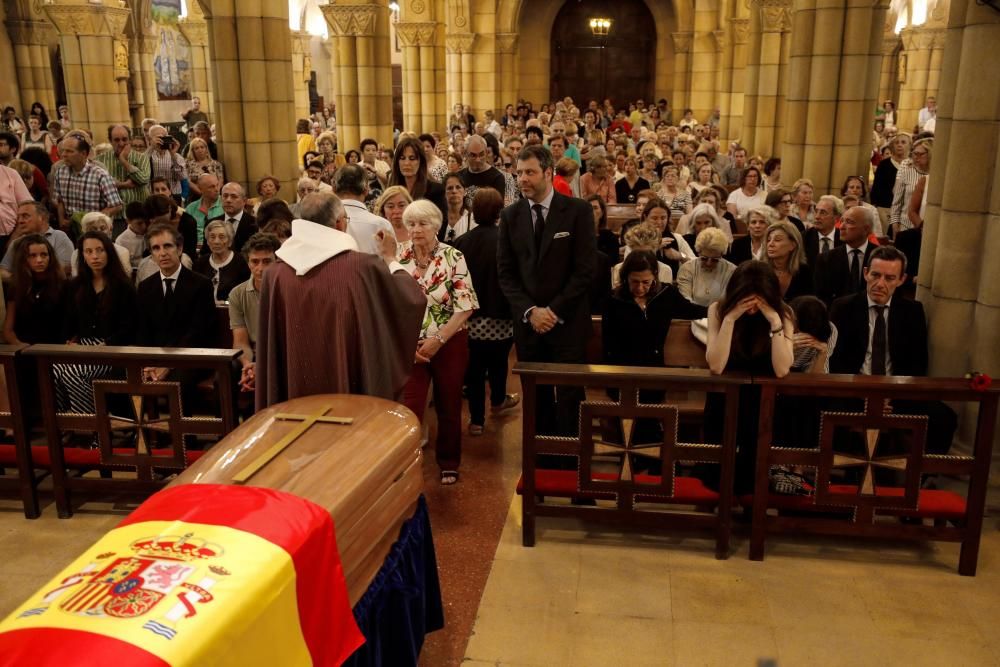 Funeral de Arturo Fernández: Emoción para despedir al chatín de la Puerta de la Villa