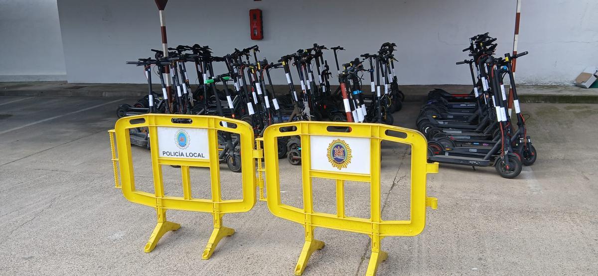 La Policía Local de Córdoba retira 231 patinetes a sus propietarios en el último mes y anuncia que mantendrá la campaña todo el año