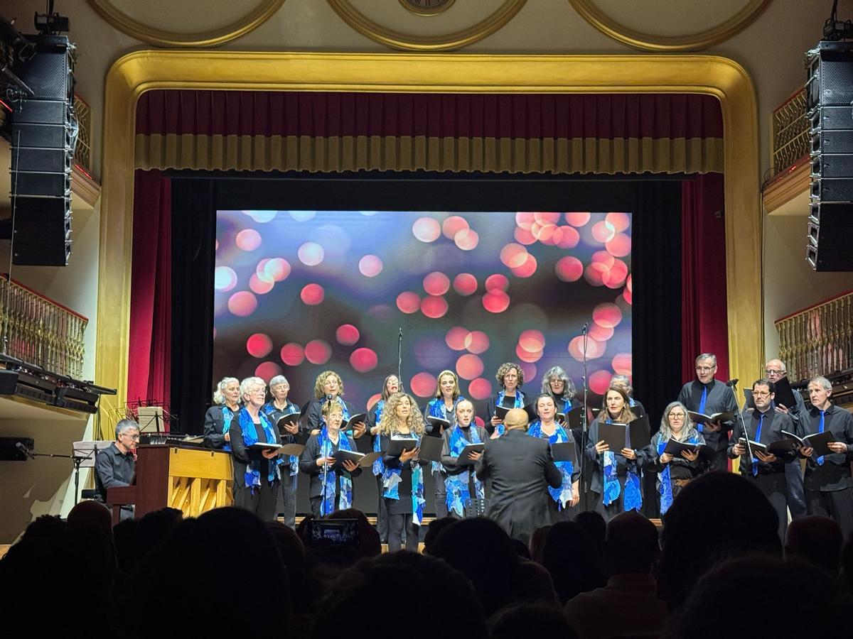 Un momento del concierto 'Navidad coral' en el Teatro Pereyra
