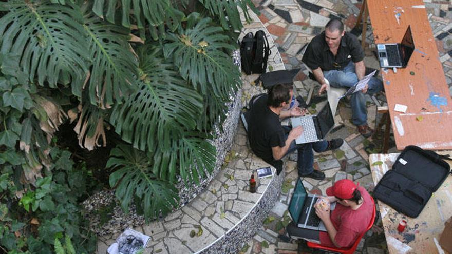 Un encuentro en La Casa Invisible.