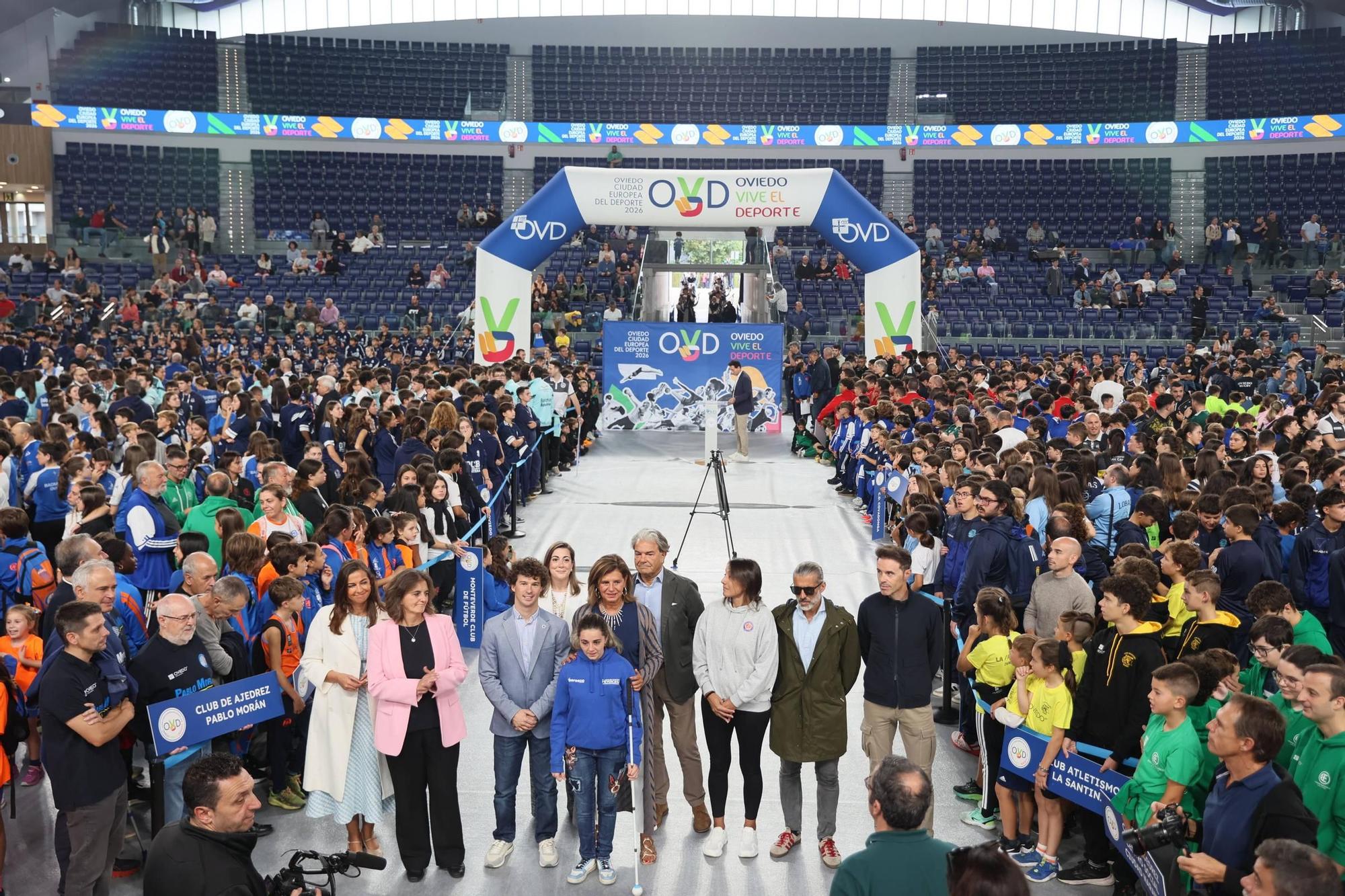 EN IMÁGENES: El encuentro de 50 clubs de Oviedo en el Palacio de los Deportes