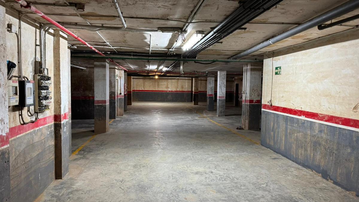 DANA EN VALENCIA | “Han cobrado 50.000 euros y no han reparado nada”: más de 30 comunidades de vecinos de la dana se movilizan contra una empresa de reformas