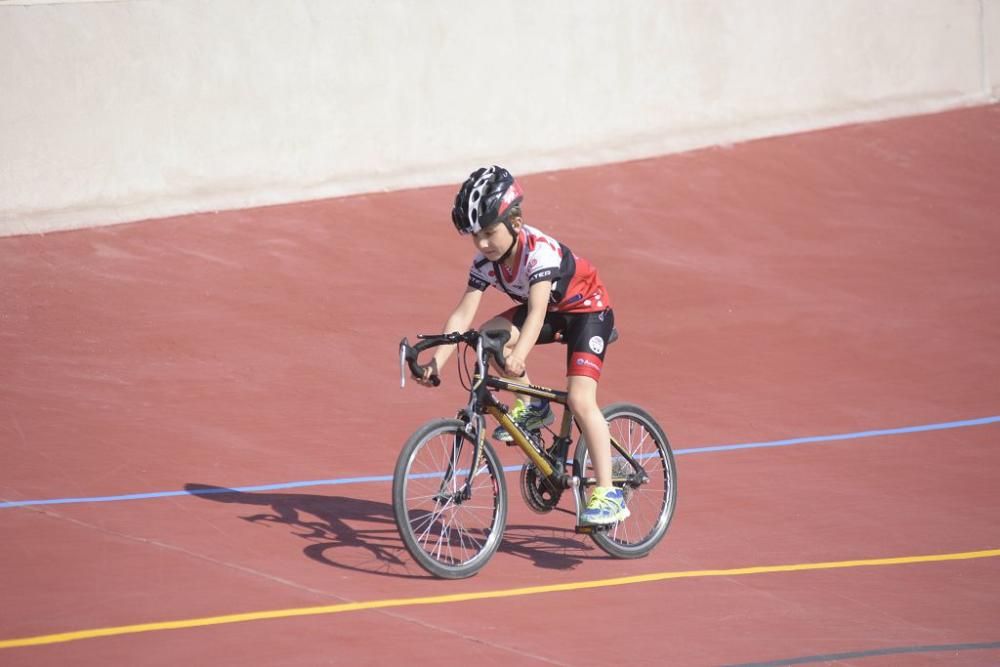 Exhibición en el velódromo de Molina de Segura