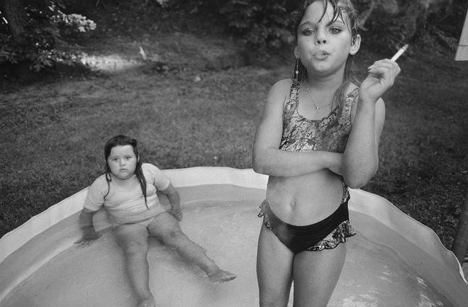 Fotografía 'Amanda y su prima Amy' de Mary Ellen Mark