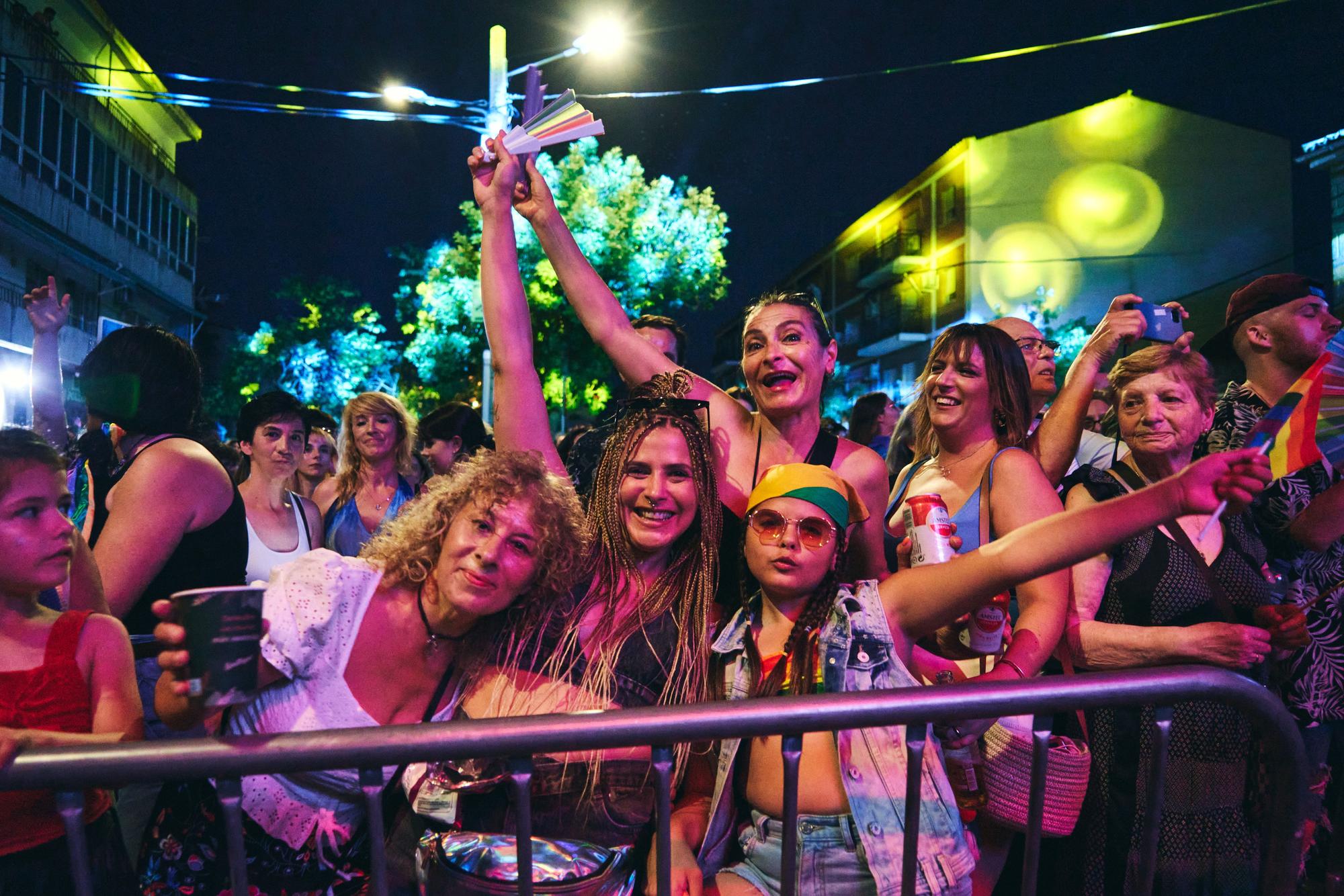 Fotogalería | Arcoíris y color en un Cáceres de orgullo