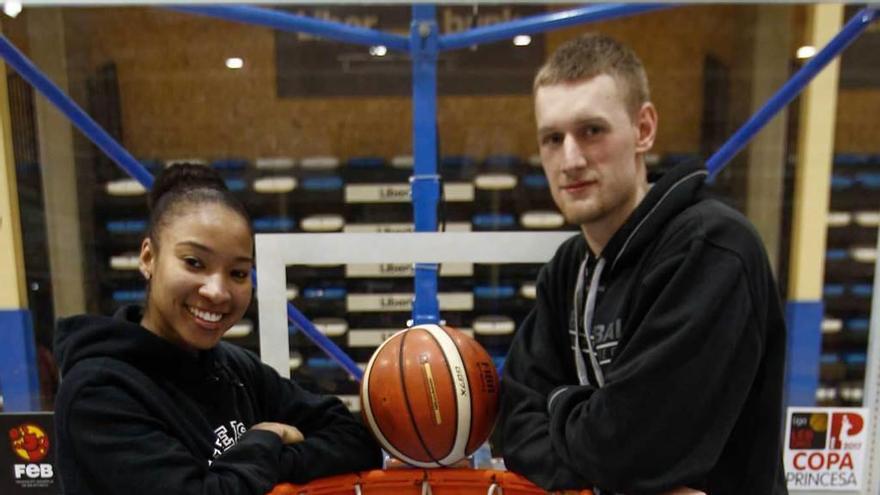 Mariah Nunes y Paul Jesperson, ayer en Pumarín.