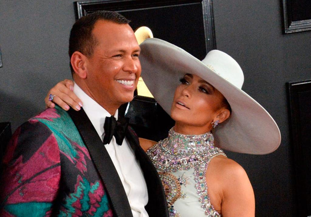 Jennifer Lopez, de Ralph &amp; Russo, y Alex Rodriguez en los Premios Grammy 2019