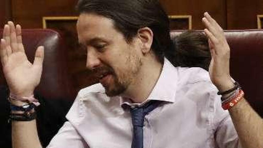 Las críticas de En Marea a Fernández de Mesa desatan una bronca en el Congreso