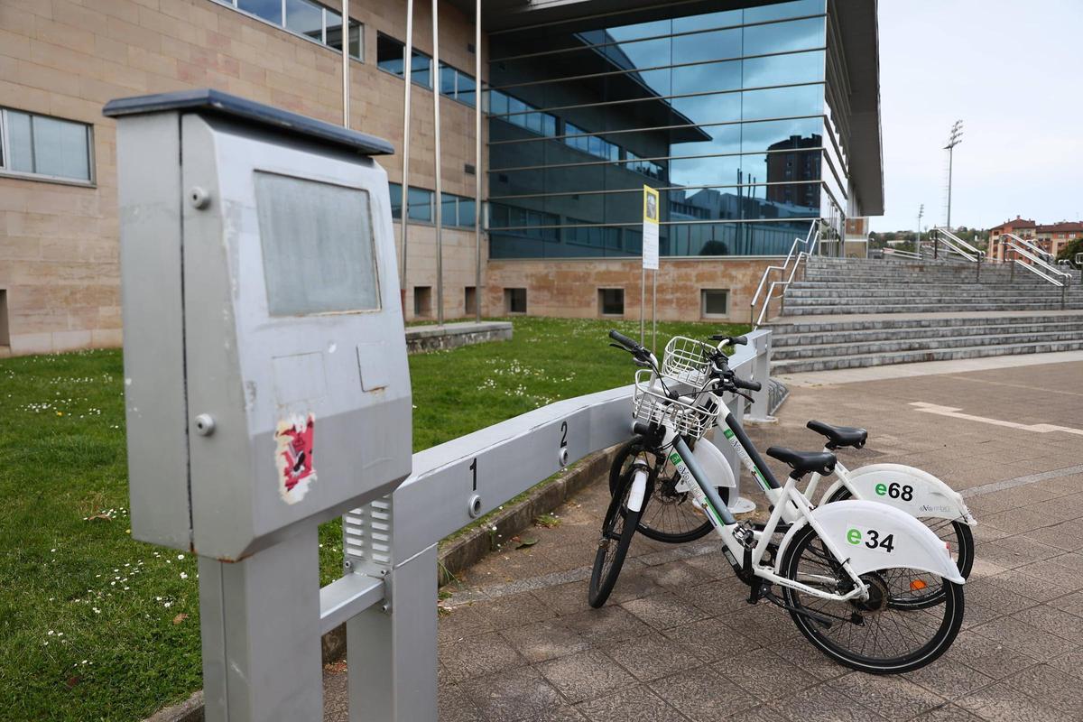 EN IMÁGENES: Los usuarios de las bicicletas de alquiler en Avilés, críticos con el estado del servicio EN IMÁGENES: Los usuarios de las bicicletas de alquiler en Avilés, críticos con el estado del servicio