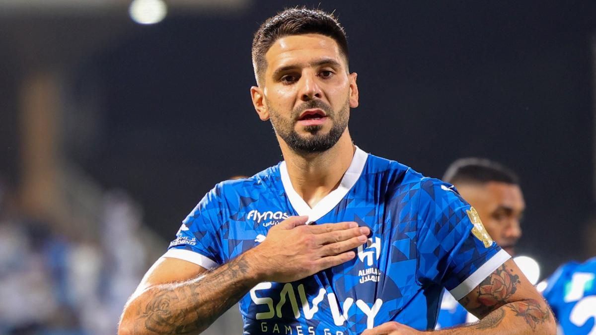Aleksandr Mitrovic, celebrando un gol con el Al-Hilal