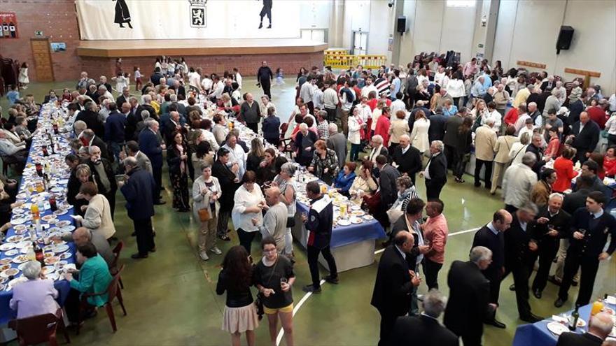 Mucha música, gastronomía y festejos taurinos animan las fiestas