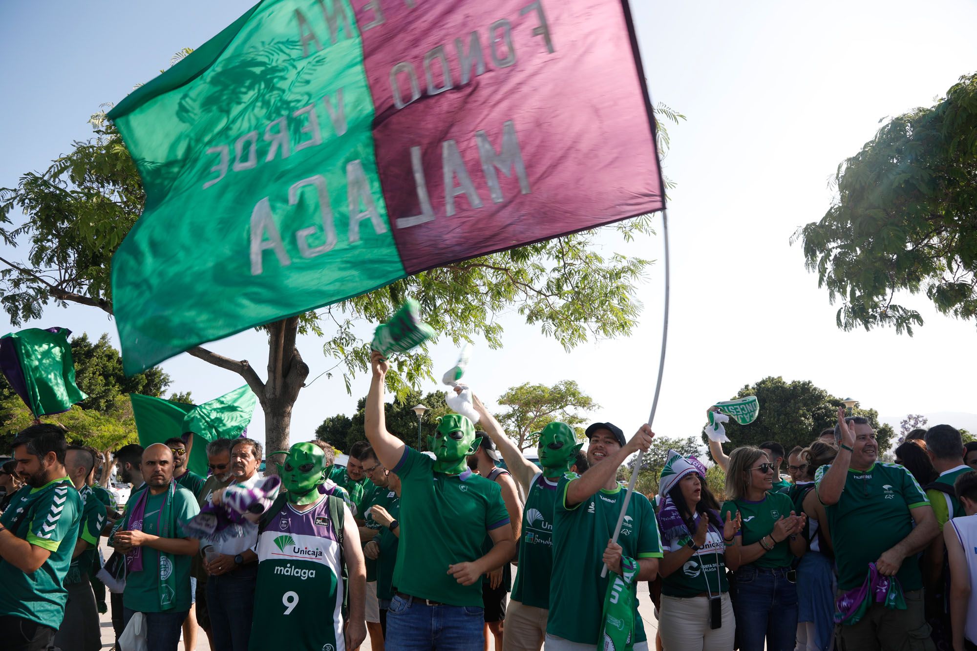 El recibimiento al Unicaja para la Final Four de la BCL, en imágenes