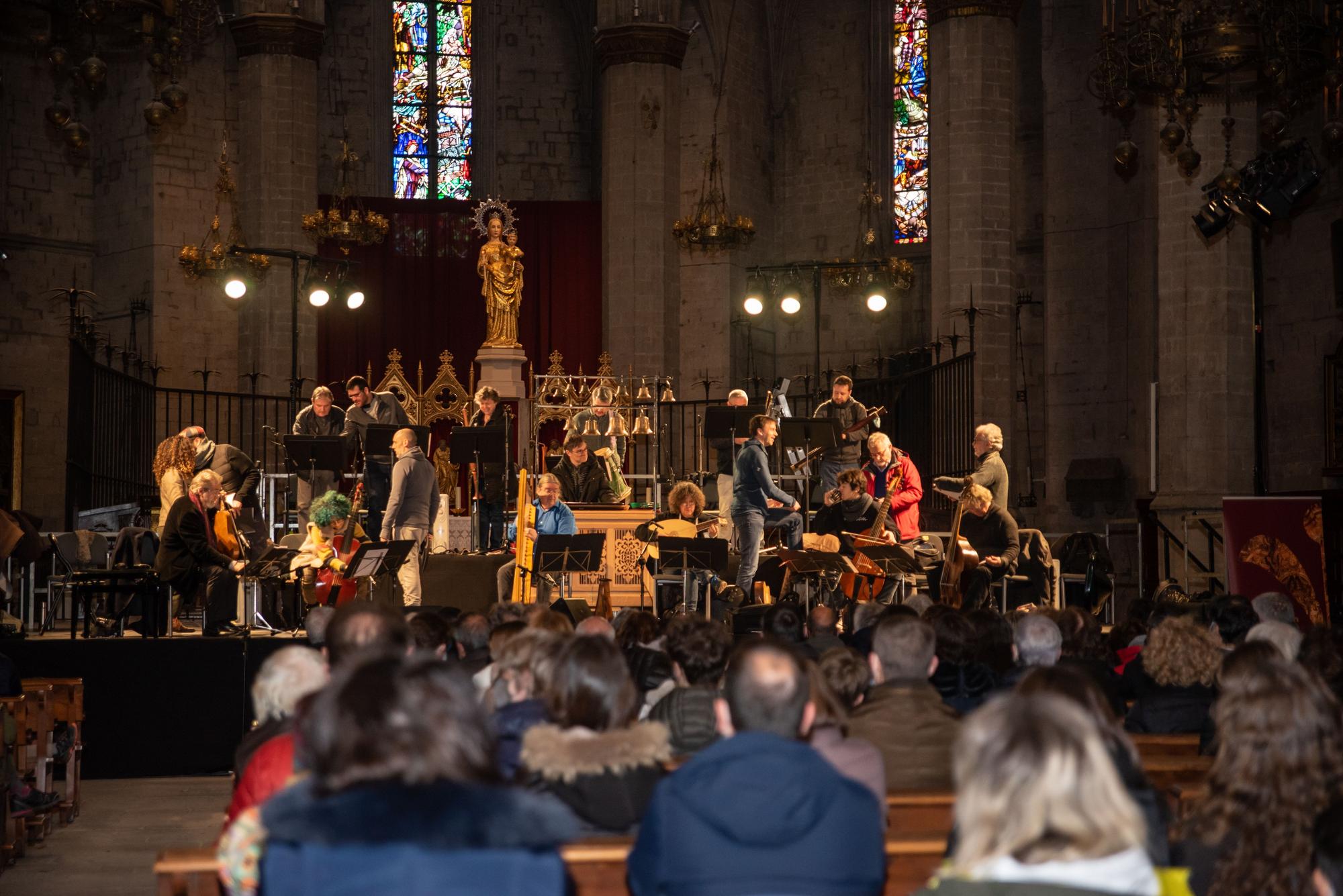 L'assaig previ al concert de Savall a la Seu de Manresa, en fotos