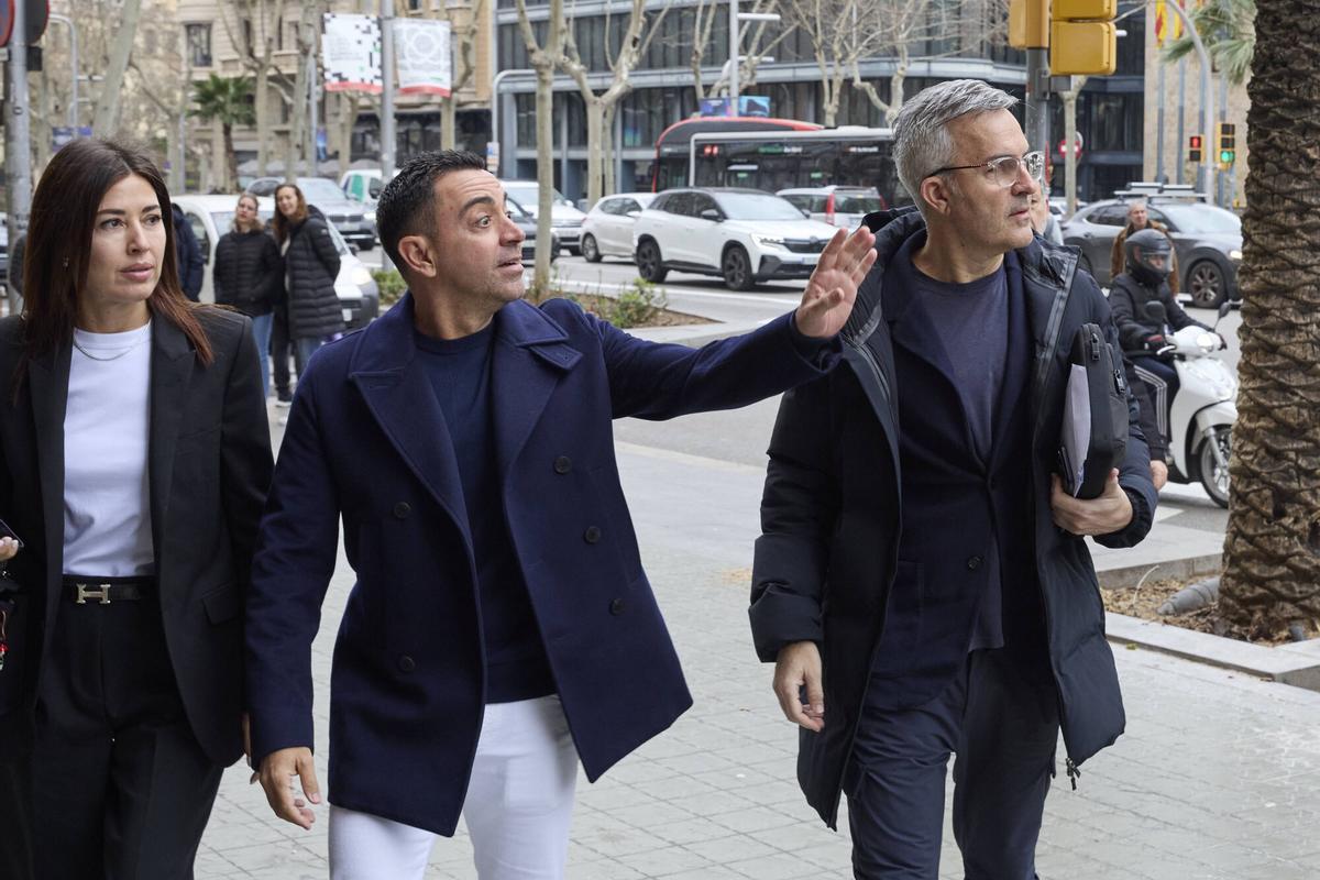 Vermut acto en sede de Victor Font precandidato a las elecciones a la presidencia del FC Barcelona 2026