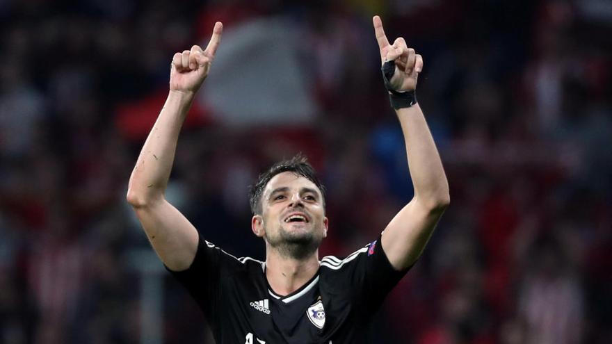 Míchel celebra un gol con el Qarabag.