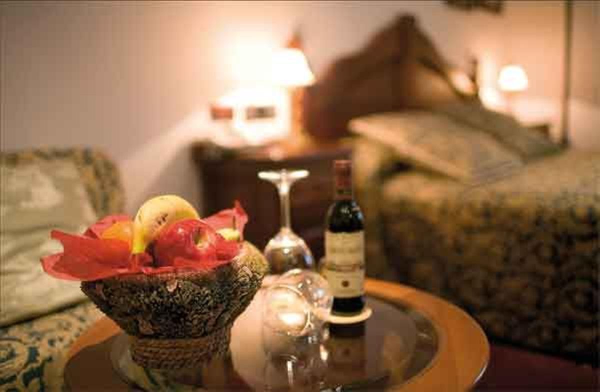 La comodidad y el buen gusto invade los salones y las estancias del hotel Arzuaga, un establecimient