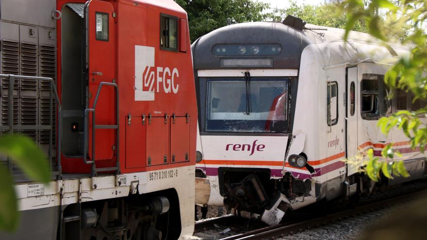 Sis ferits greus en un accident entre un tren regional i una locomotora a Vila-seca