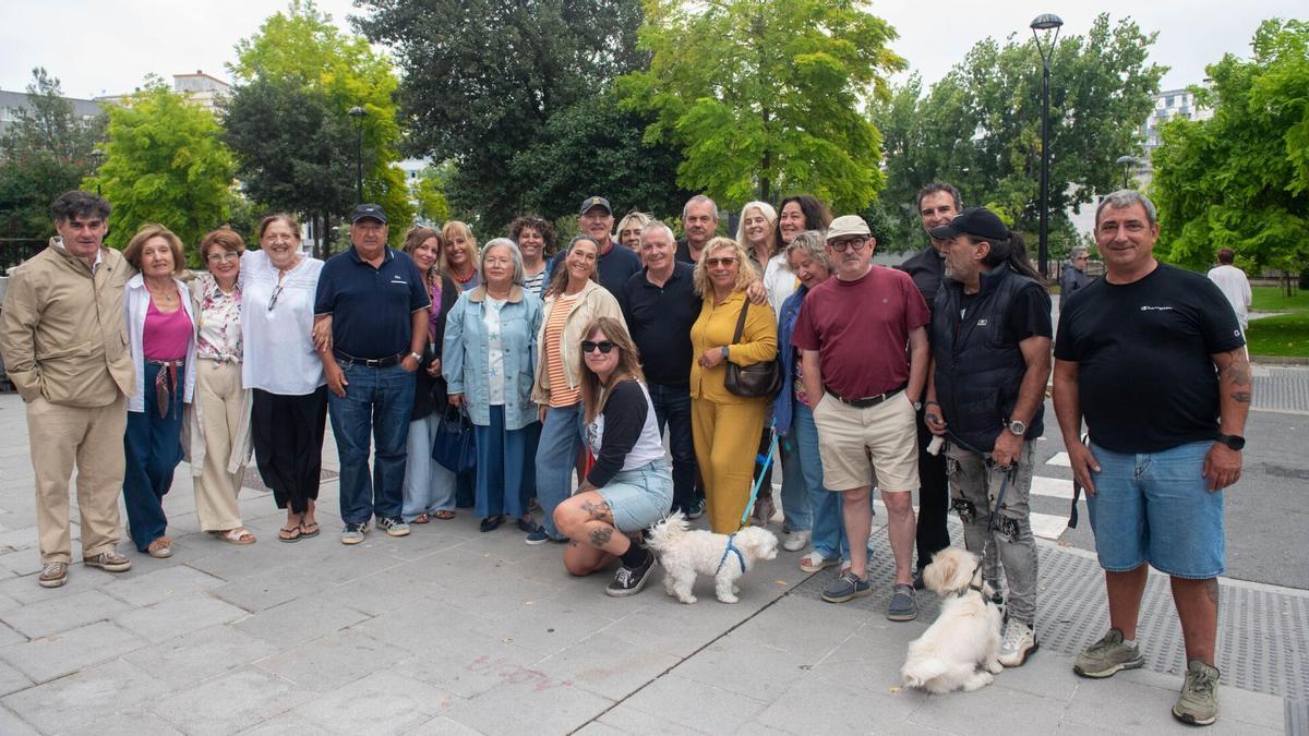 Vecinos y comerciantes organizadores de las fiestas del barrio de San Roque.