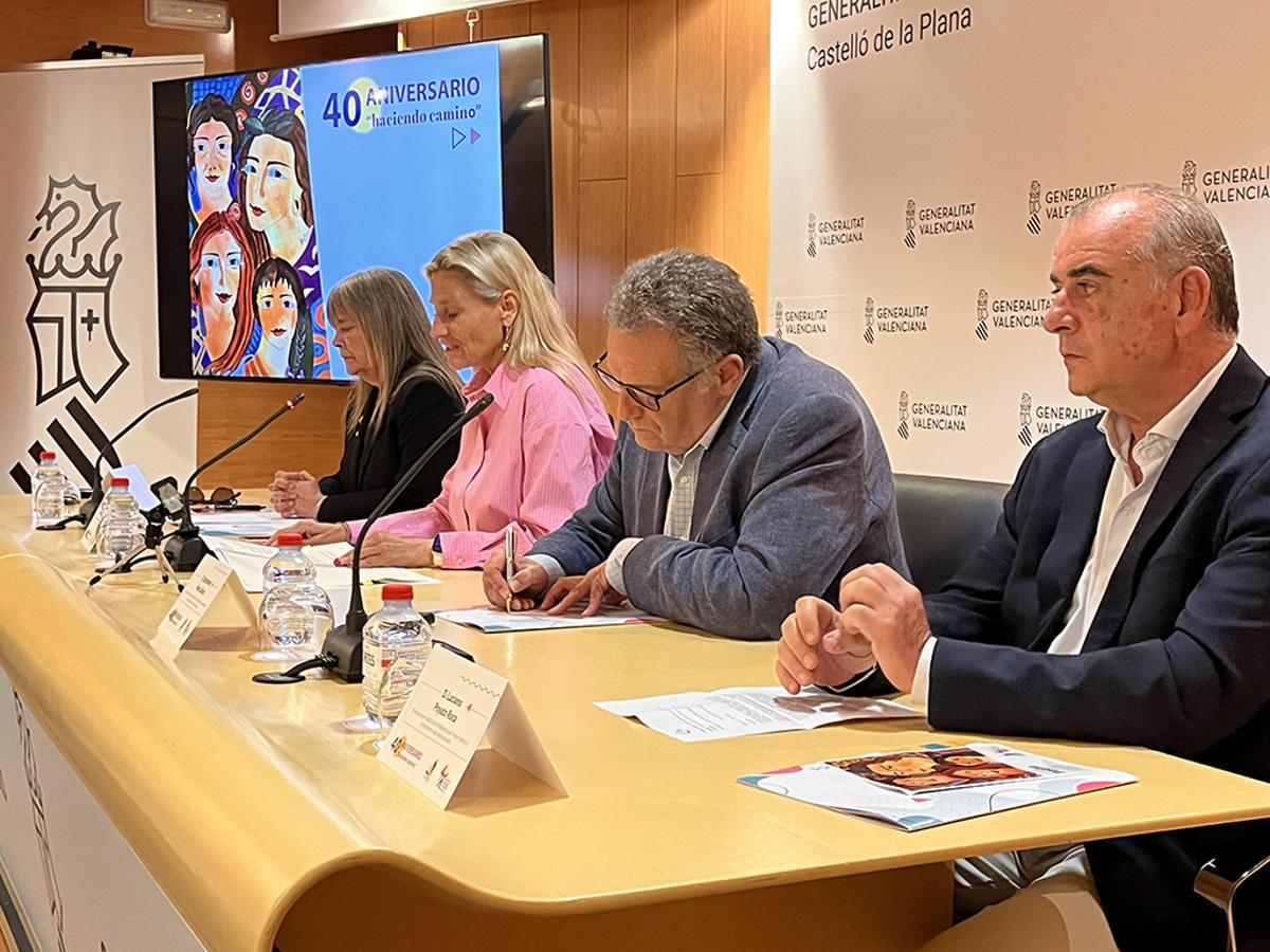 La delegada del Consell en Castellón, Susana Fabregat, ha presidido esta celebración que ha acogido la Casa dels Caragols en la que también ha participado el Director General de Salud Mental y Adicciones, Bartolomé Pérez,