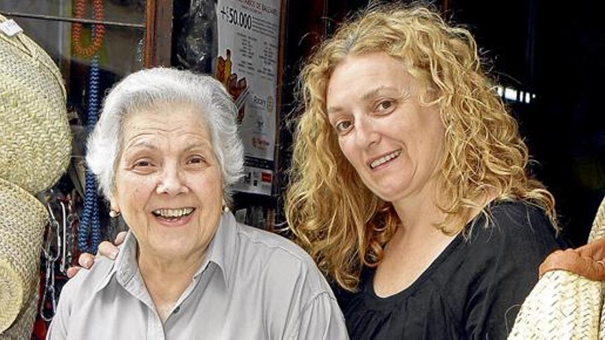 Seit 88 Jahren im Ca´n Bou: Margalida Rosselló mit ihrer Nichte Jeronima, heute Laden-Chefin
