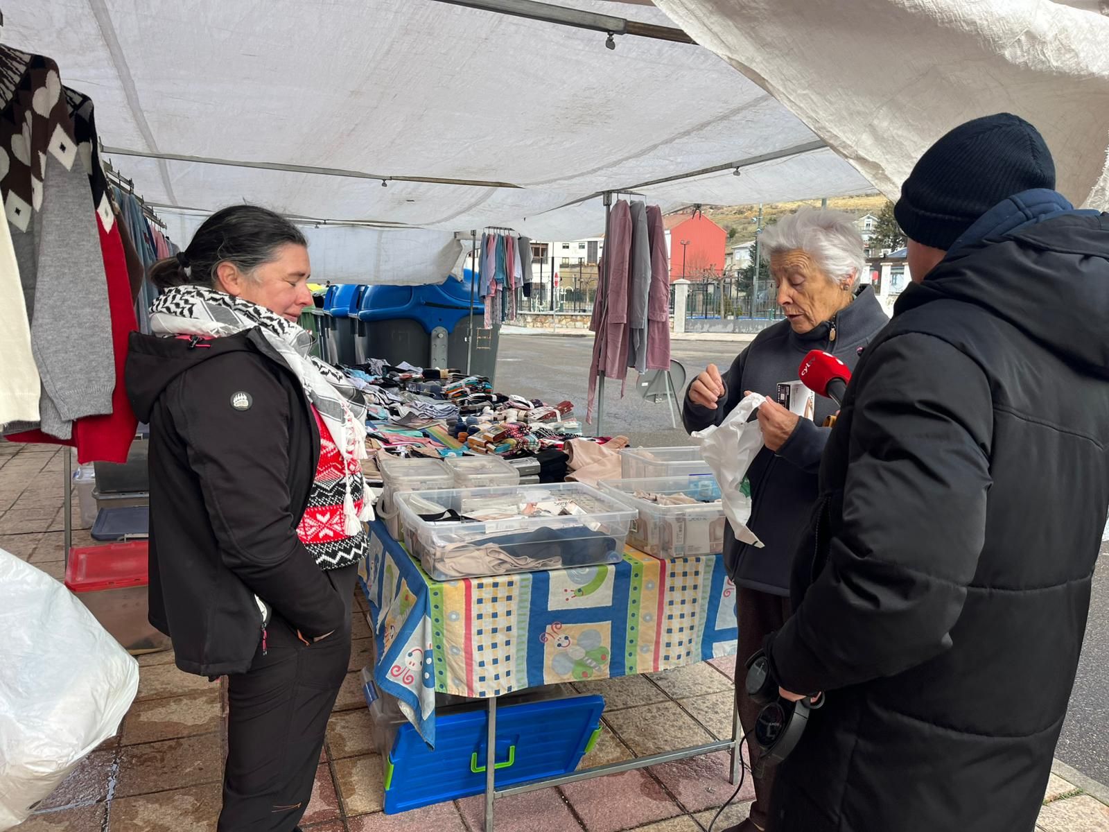 EN IMÁGENES: Tenso silencio en Villamanín tras el premio envenenado del Gordo de Navidad y los cuatro millones que faltan