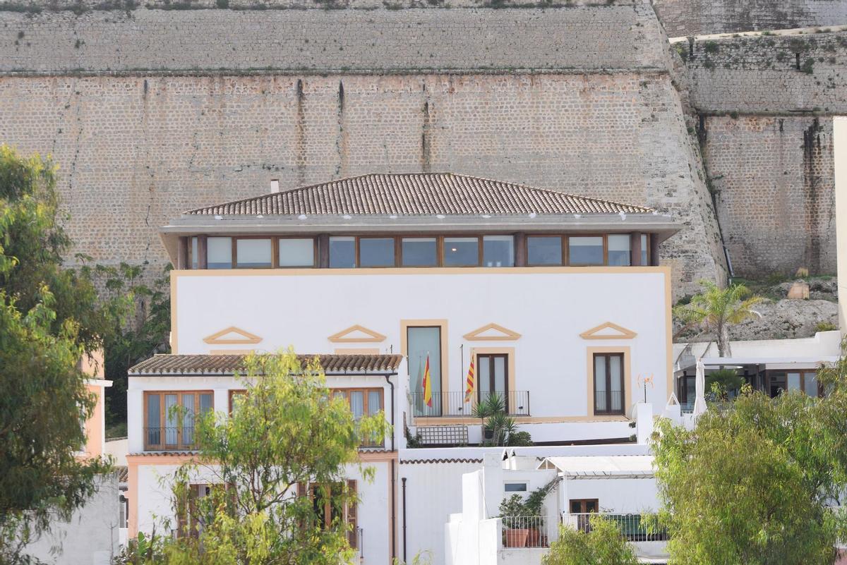 Fachada del Ayuntamiento, en Dalt Vila.