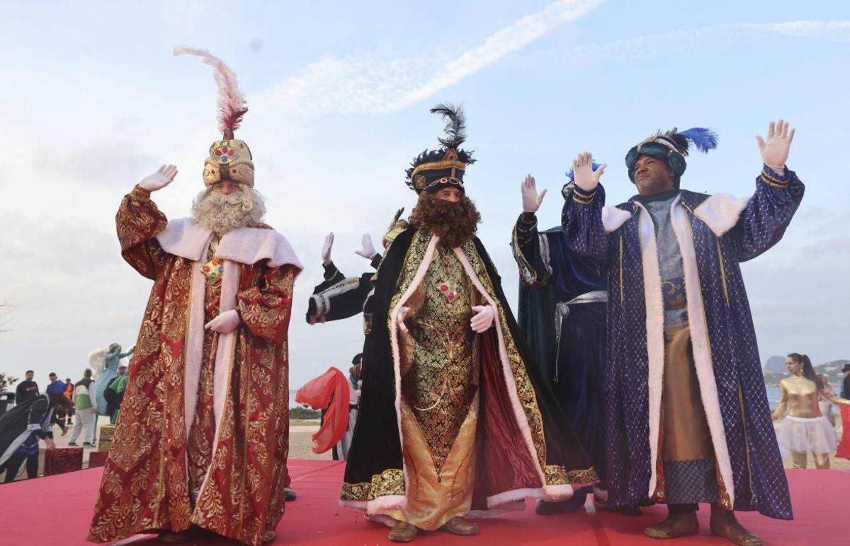 Los Reyes iniciarán su recorrido el 5 de enero en Cala de Bou y llegarán al auditorio Caló de s’Oli.  | J.A.RIERA