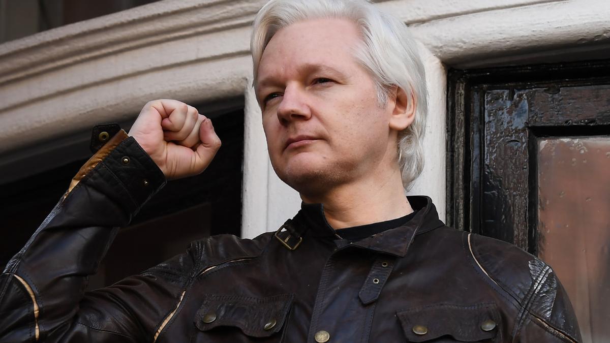 El extraño caso de la cuenta de Twitter de Julian Assange