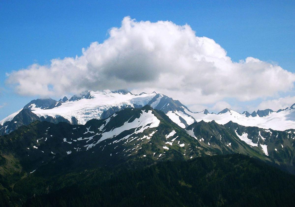 Las cumbres del Monte Olimpo, en Grecia, cubiertas de nieve