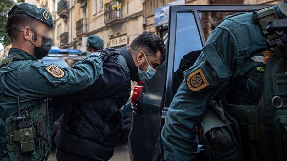 Detención de Fikri Amellah, supuesto líder narco del Estrecho, en la calle Blasco de Garay de Barcelona, el pasado día 14.