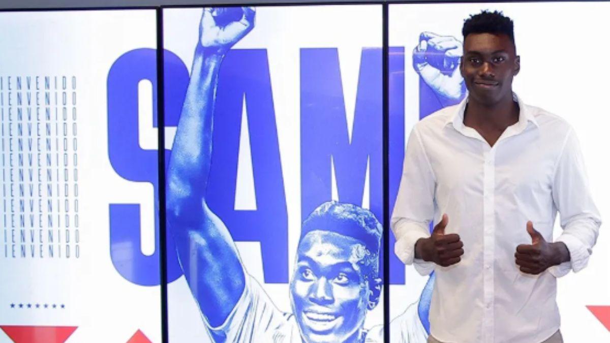 Samuel Aghehowa fue apuntado a su primer equipo de fútbol por su padrino