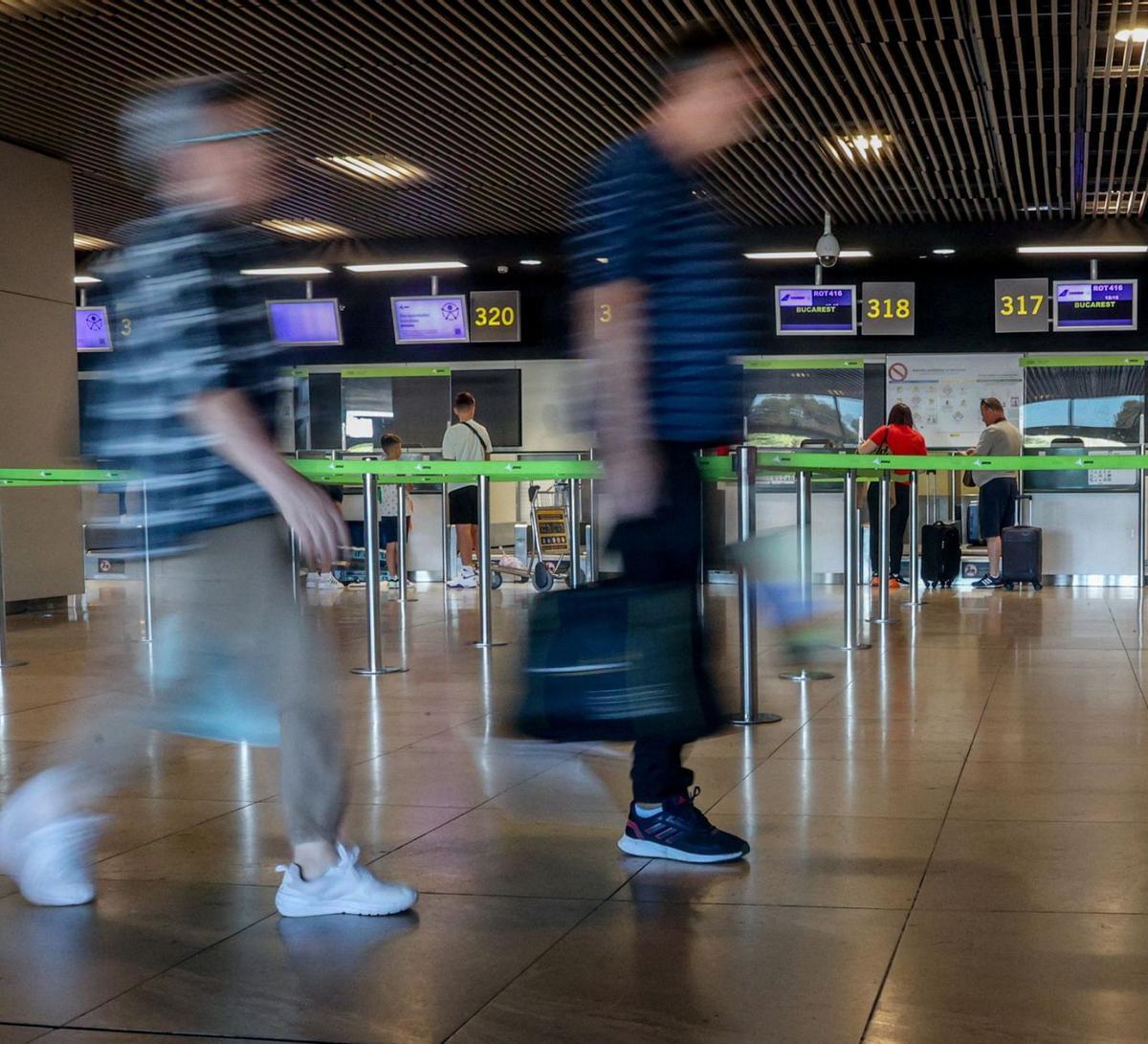 El Consell de la UE avala les aerolínies per cobrar per l’equipatge de mà El Consell de la UE avala les aerolínies per cobrar per l’equipatge de mà
