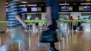 El Consell de la UE avala les aerolínies per cobrar per l’equipatge de mà