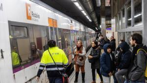 UGT i CCOO convocaran una vaga a Rodalies per demanar més seguretat i personal als  trens