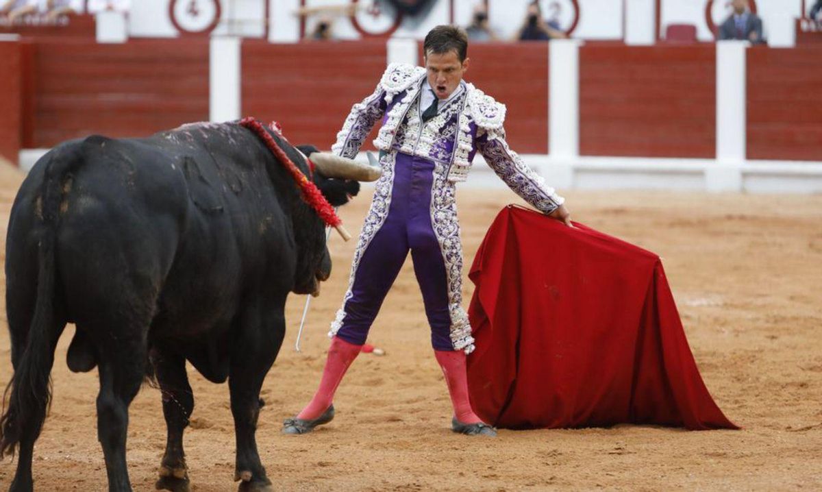 El Juli, durante su lidia a «Caritativo», en agosto del año pasado. | M. León