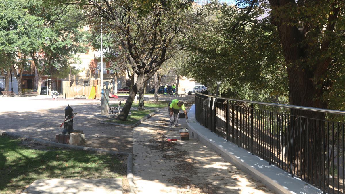 El Ayuntamiento inyecta 130.000 euros en las obras del parque Jardins de la Vila.