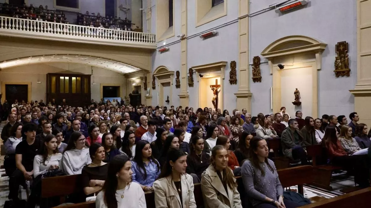 La Inmaculada se rinde a su Virgen: así fue la celebración en el colegio gijonés