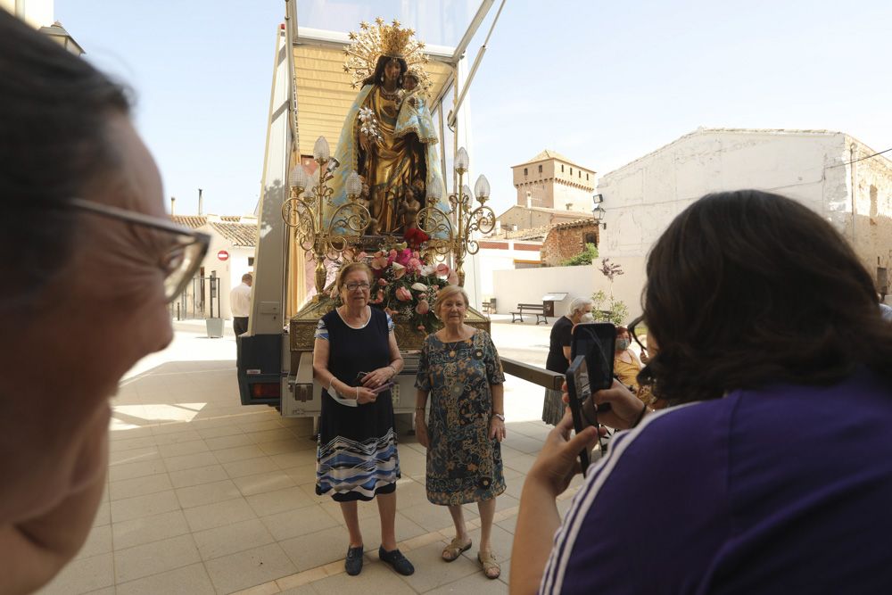 La Peregrina recorre los pueblos de les Valls, en Camp de Morvedre.