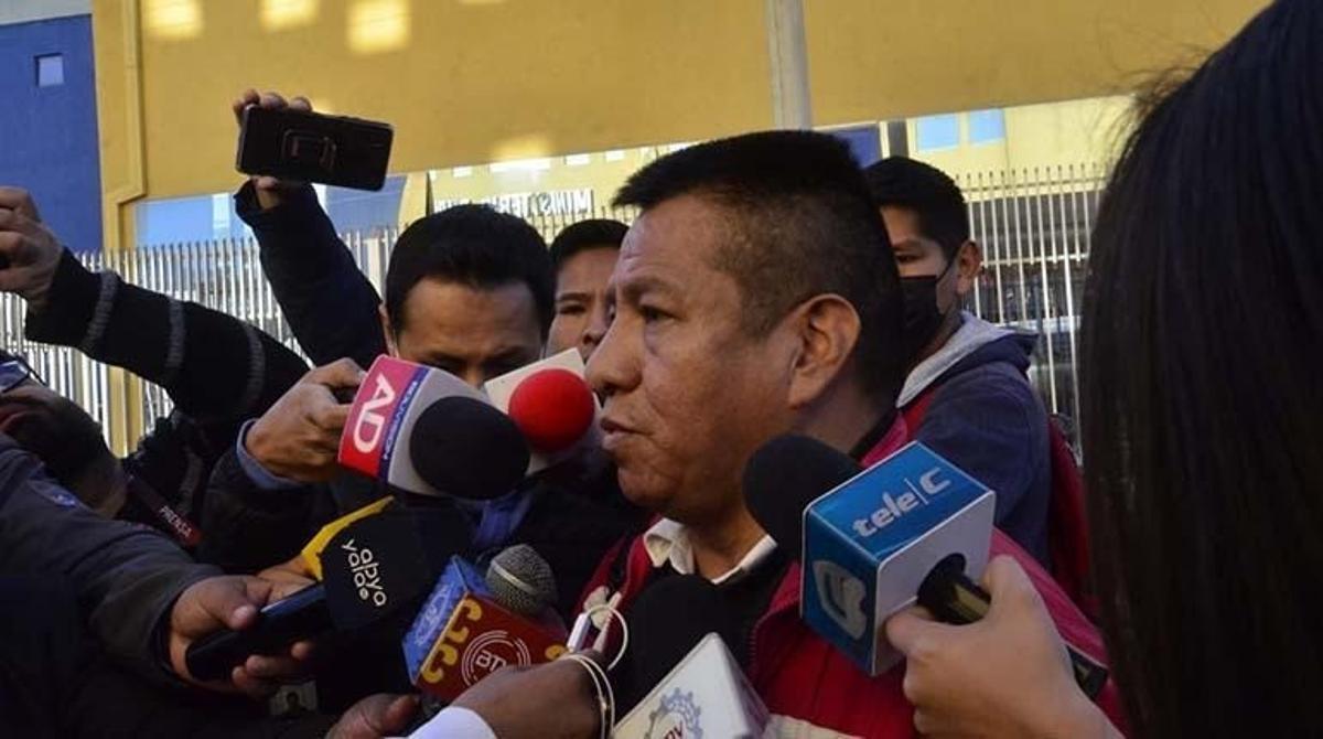 Pedro Lima, con la prensa.