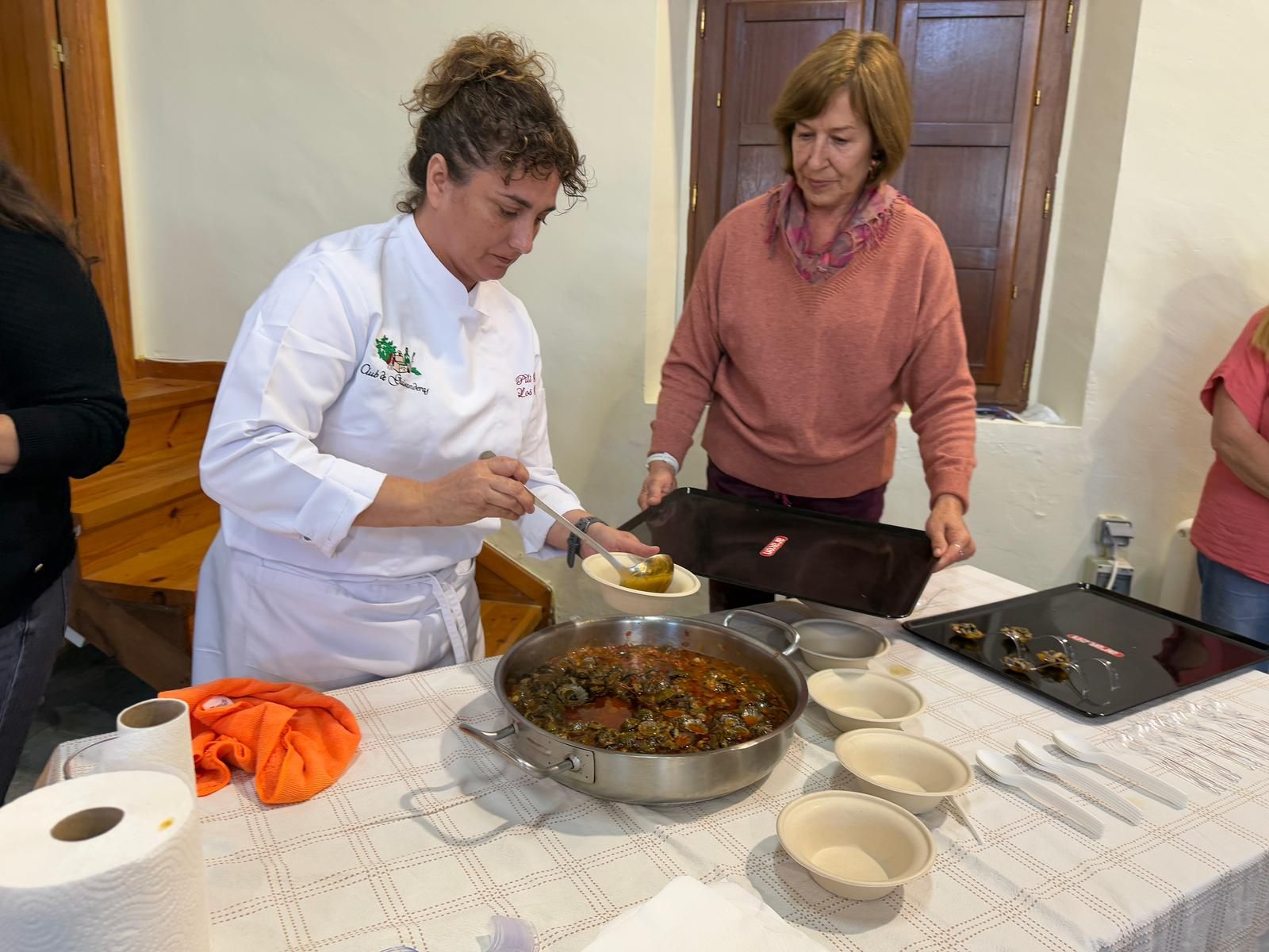 Así fue la masterclass de la guisandera Pilar Ramos con las llámparas como protagonistas en Quintes