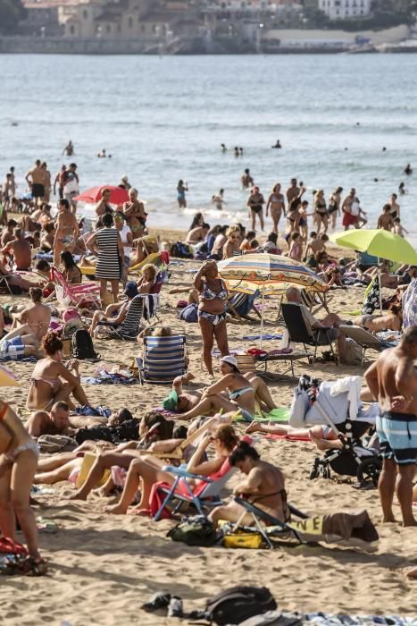 Último día de agosto en la playa de San Lorenzo