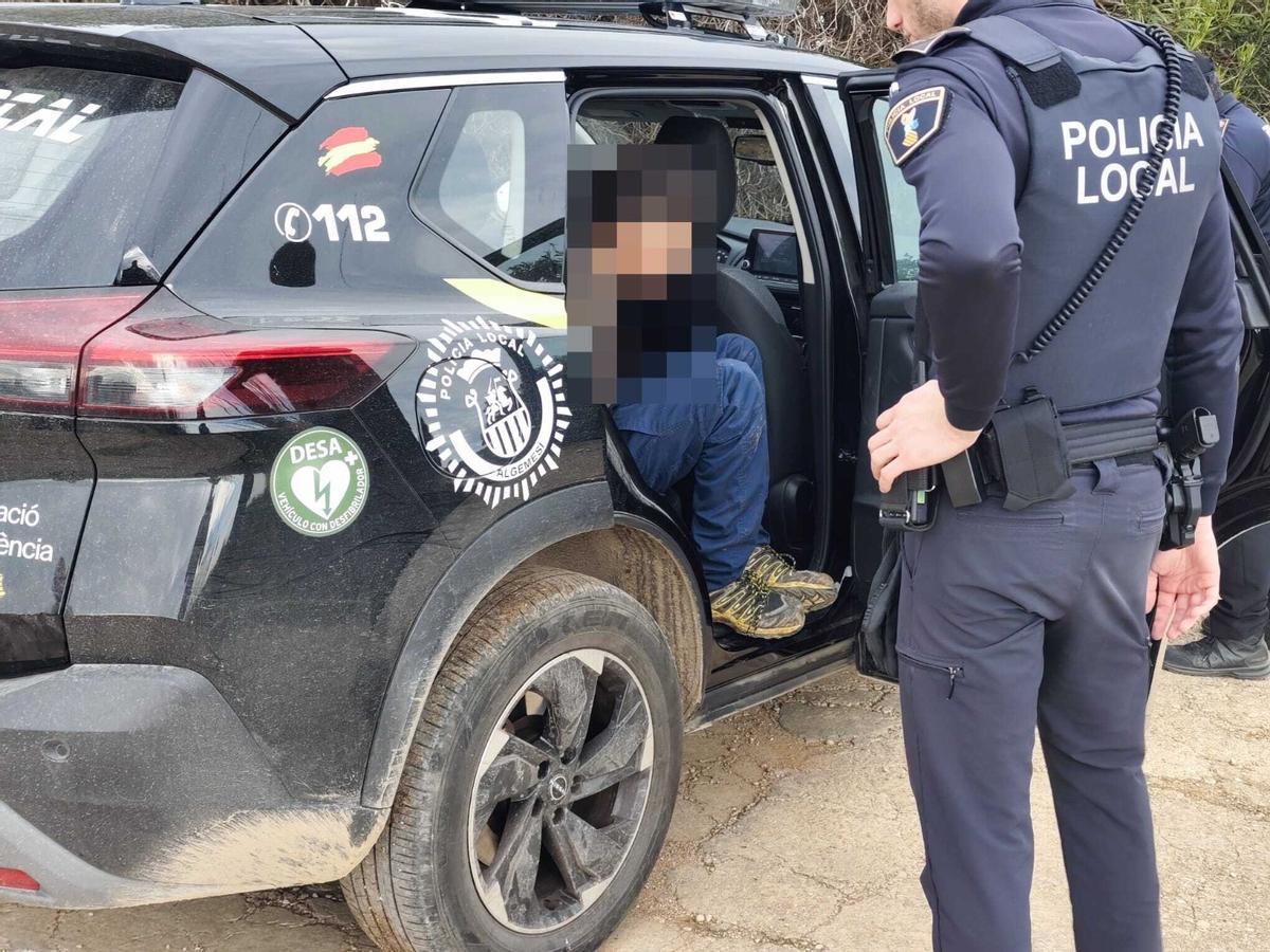 Detención practicada por la Policía Local en el marco de la operación.