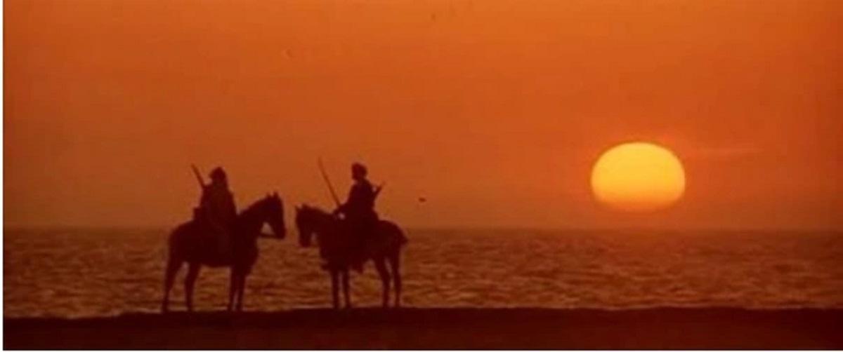 Escena de 'El viento y el león' en la playa de los Genoveses.