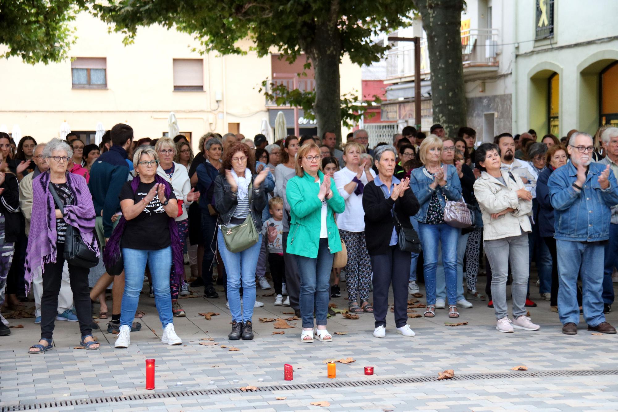 Concentració a Campdevànol per condemnar l'assassinat de la noia de 21 anys