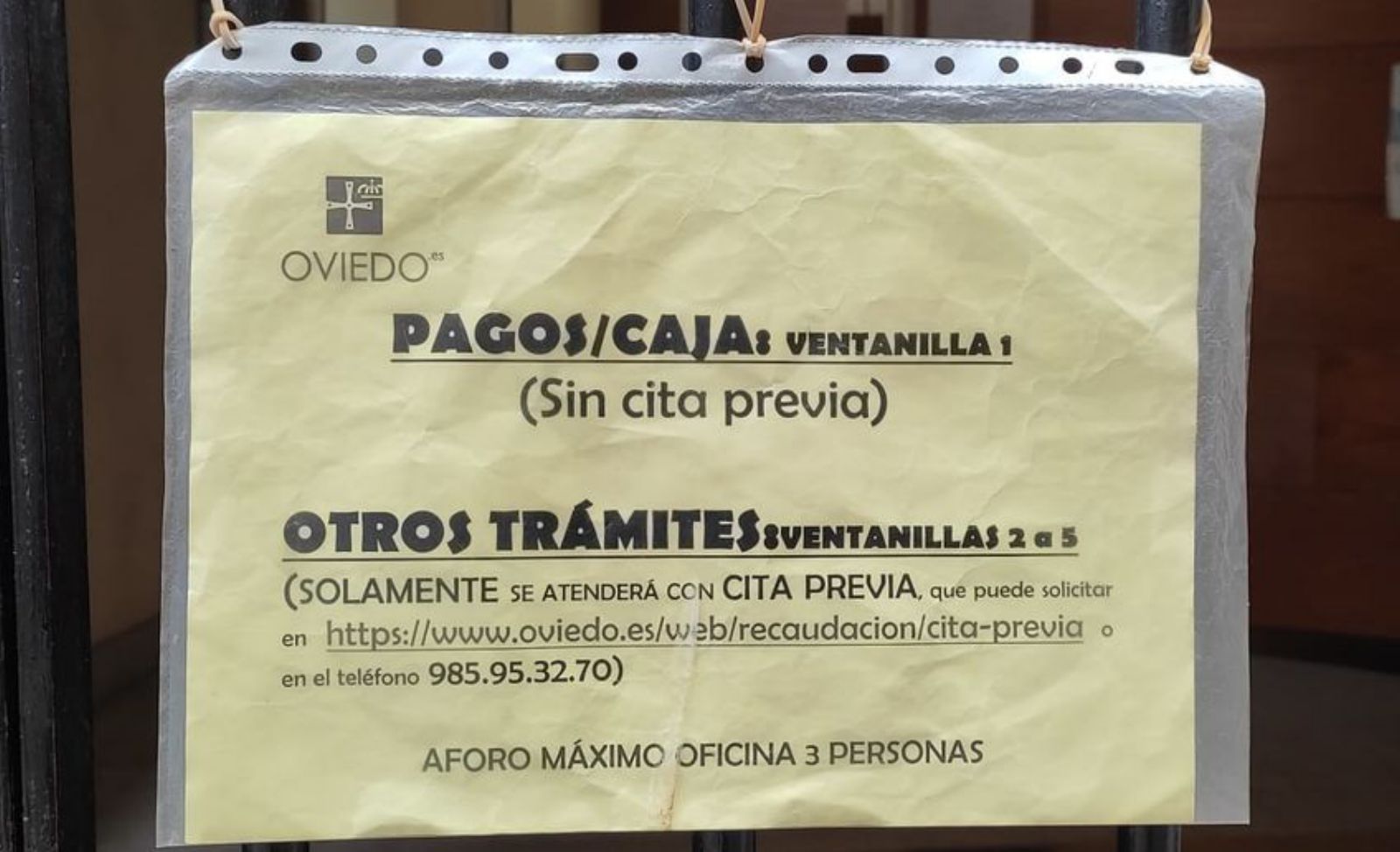 Aviso en la Oficina de Recaudación del Ayuntamiento de Oviedo.