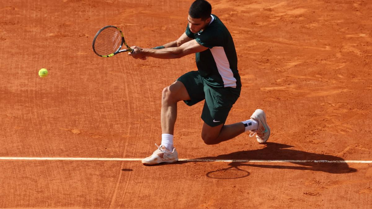 Carlos Alcaraz, en su partido ante Sebastian Korda en la segunda ronda del Masters de Montecarlo