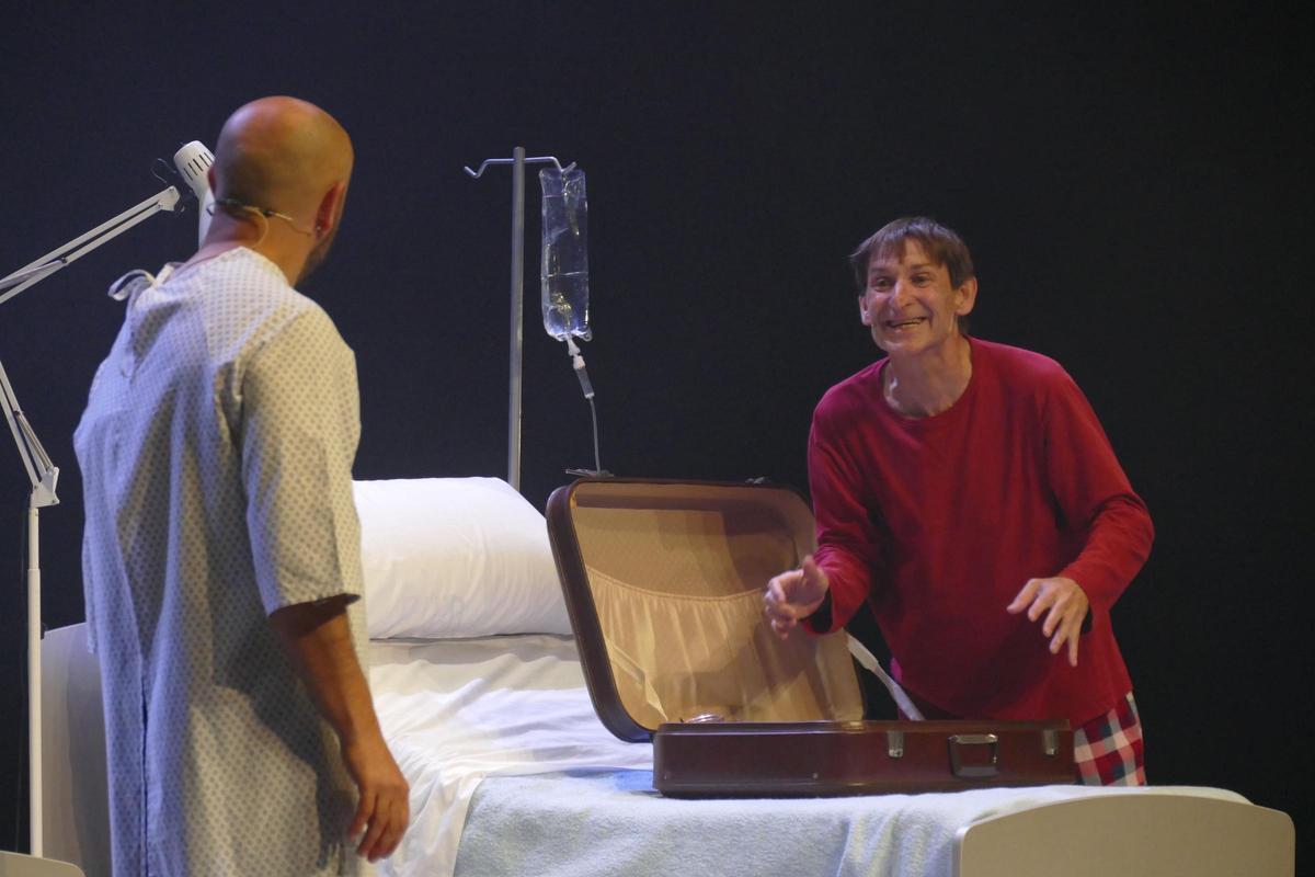 EN IMATGES | Albert Pla i Peyu omplen de rialles el Teatre Municipal El Jardí de Figueres amb 'Hamlet'