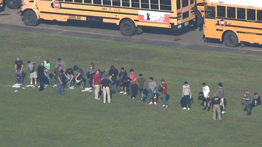 Al menos diez muertos en un tiroteo en un instituto de Texas